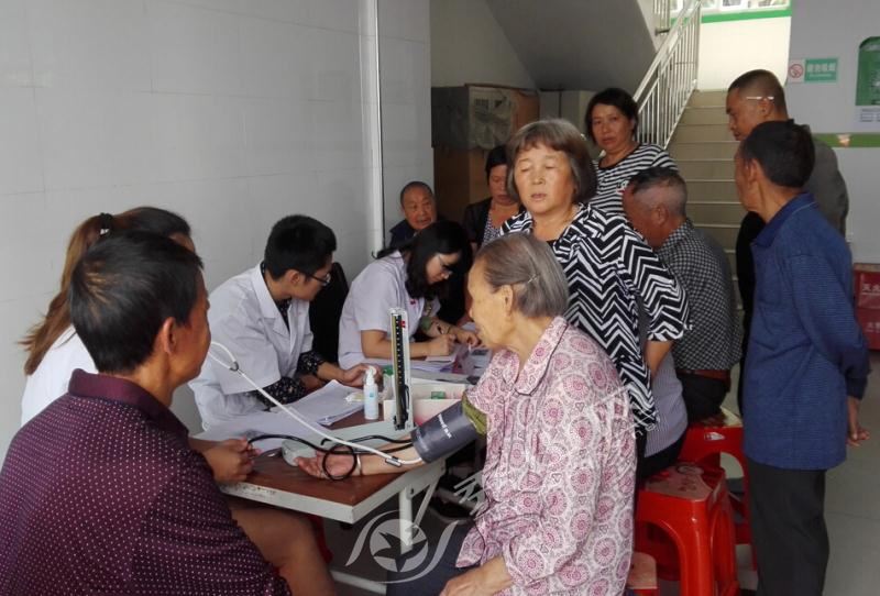 钟灵镇:开展慢性病卡办理筛查体检 - 新闻 - 秀山