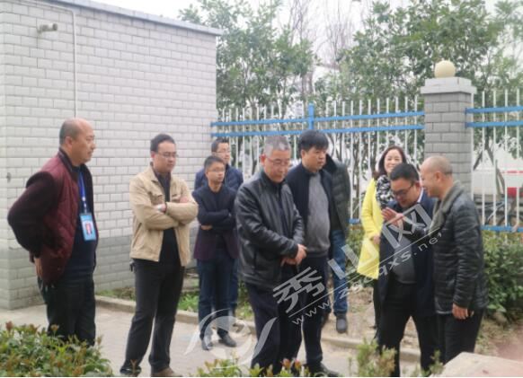 近日,县委常委,县政府党组成员陈山鹰在县城乡建委主任易晓明,县华信