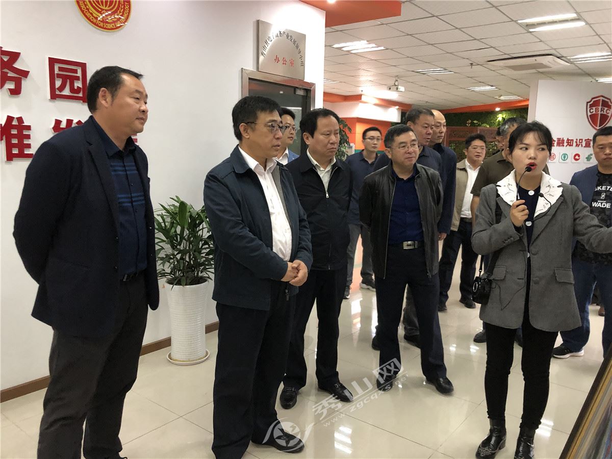 县政府副县长李多江率队来我县对接东西扶贫协作工作,县领导陈爱党,卢
