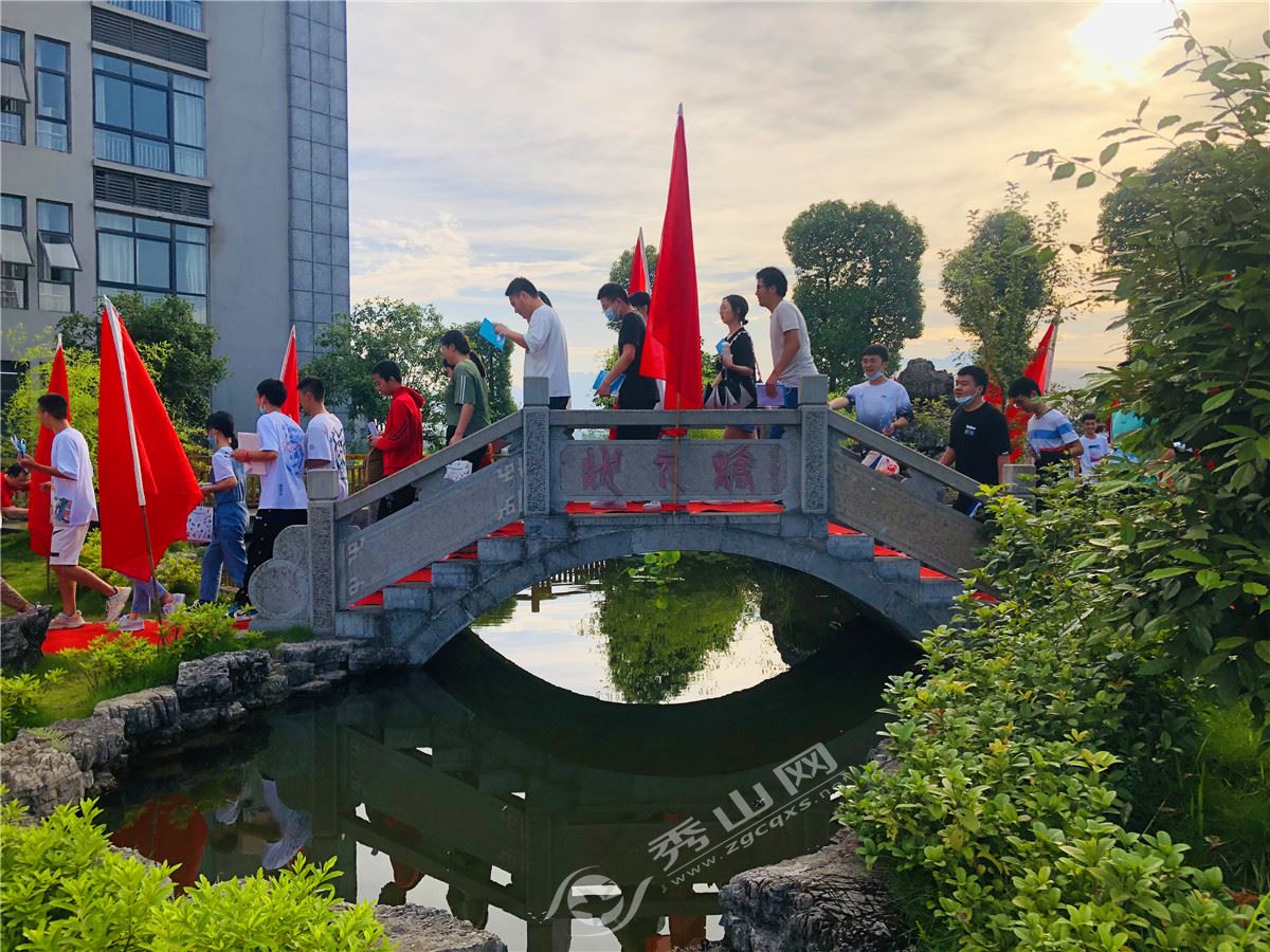 秀山县有多少人口_在秀山县的一个小镇子里,藏着一个你不知道的江南水乡(2)